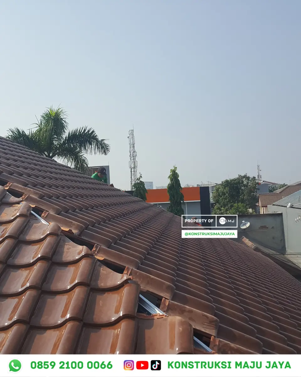 Cara Pemasangan Pintu Aluminium Kaca yang Rapi & Kedap Air: Teknik Sealant tempered 8mm di Pondok Indah – Aplikasi Sealant Weatherproof di Sekeliling Kusen