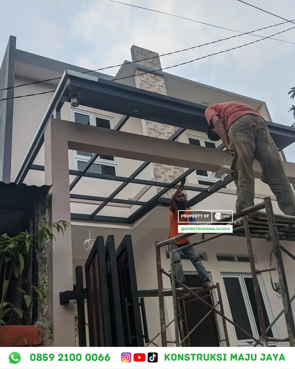 Perbandingan Kusen Aluminium Alexindo vs Kusen Kayu: Mana yang Lebih Hemat Jangka Panjang? – Aplikasi Sealant Weatherproof di Sekeliling Kusen
