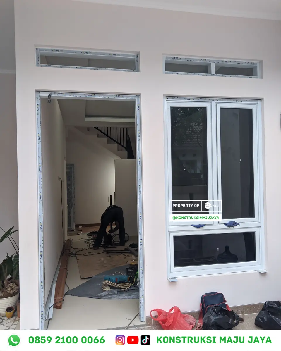 Aplikasi Sealant Weatherproof di Sekeliling Kusen Cara Pemasangan Pintu Aluminium Kaca yang Rapi & Kedap Air: Teknik Sealant tempered 8mm di Bekasi โ Aplikasi Sealant Weatherproof di Sekeliling Kusen